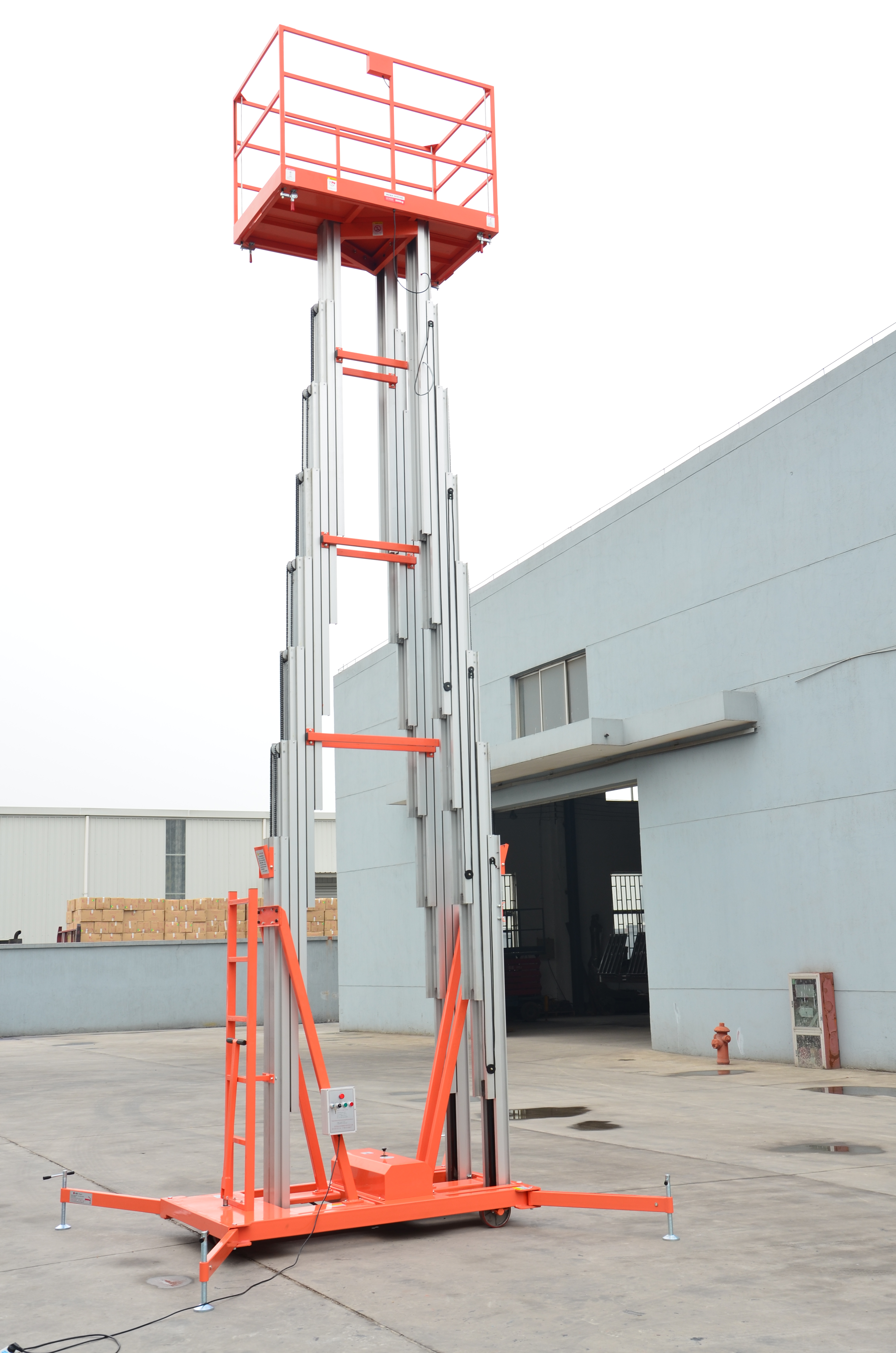 Alum.Mast arbetsplattform GTWY-T